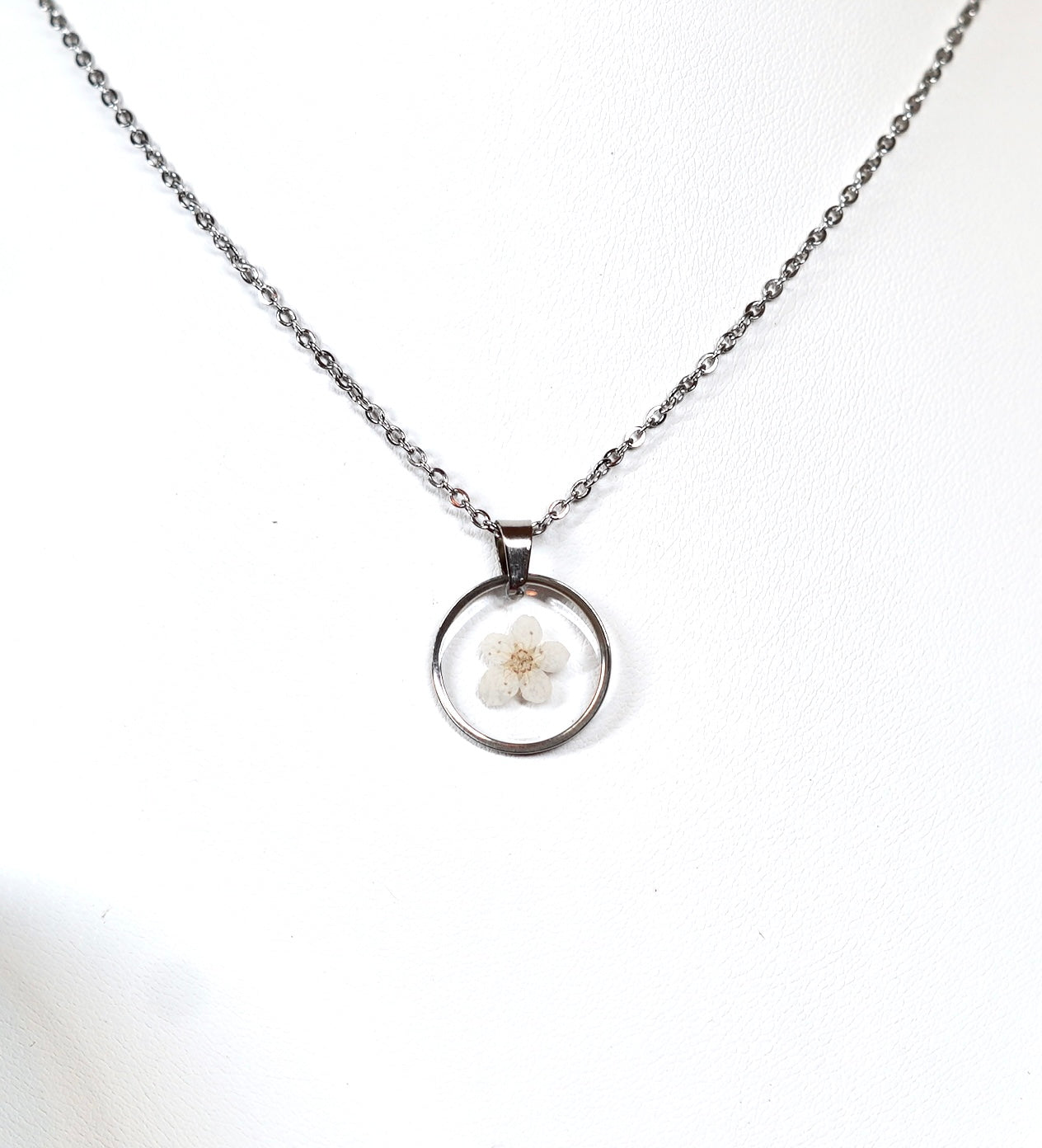 White Dainty Single Flower Circle Necklace - 3 Designs