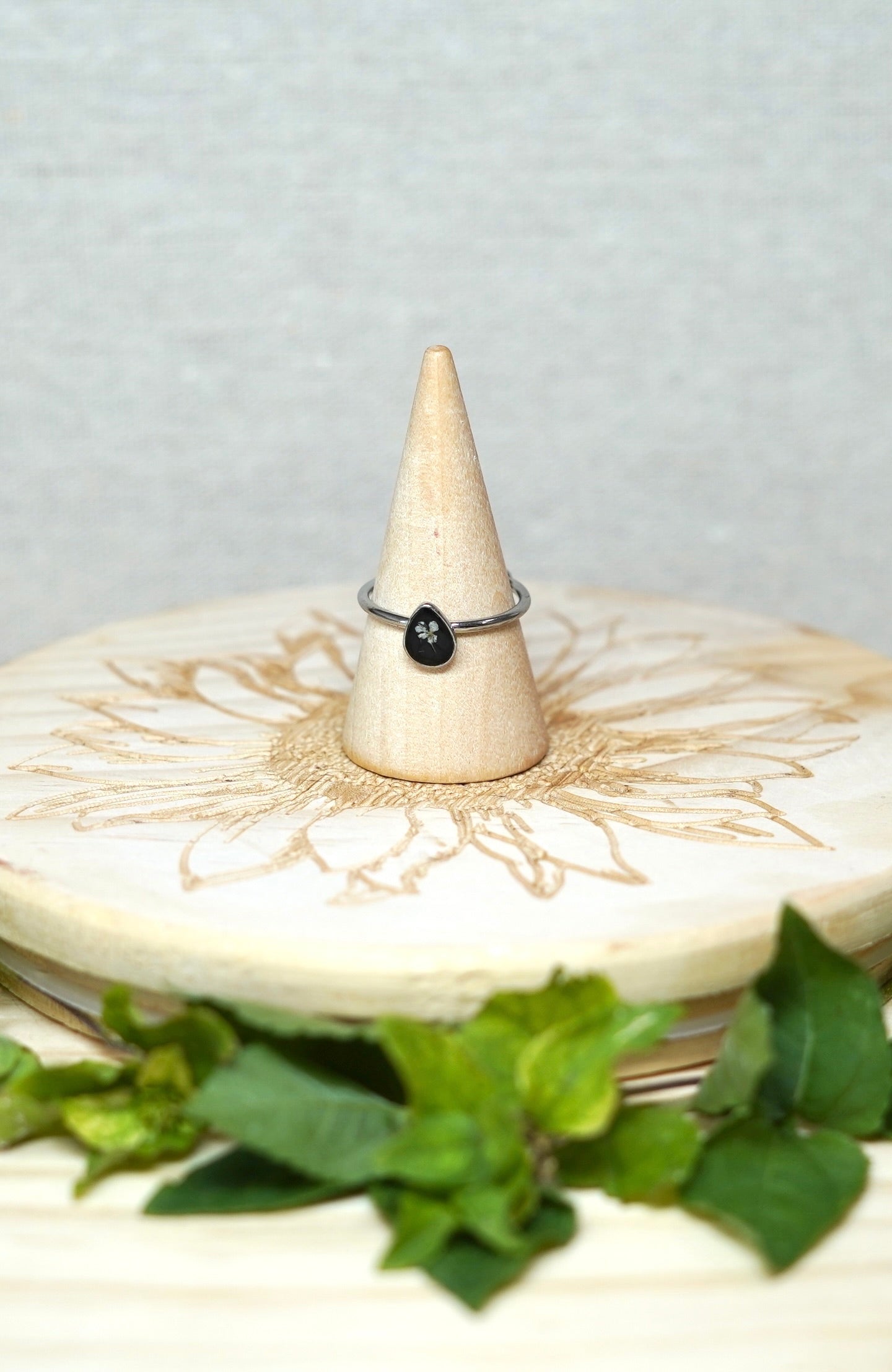 White Queen Anna Lace Pressed Flower Dainty Ring - 3 Designs