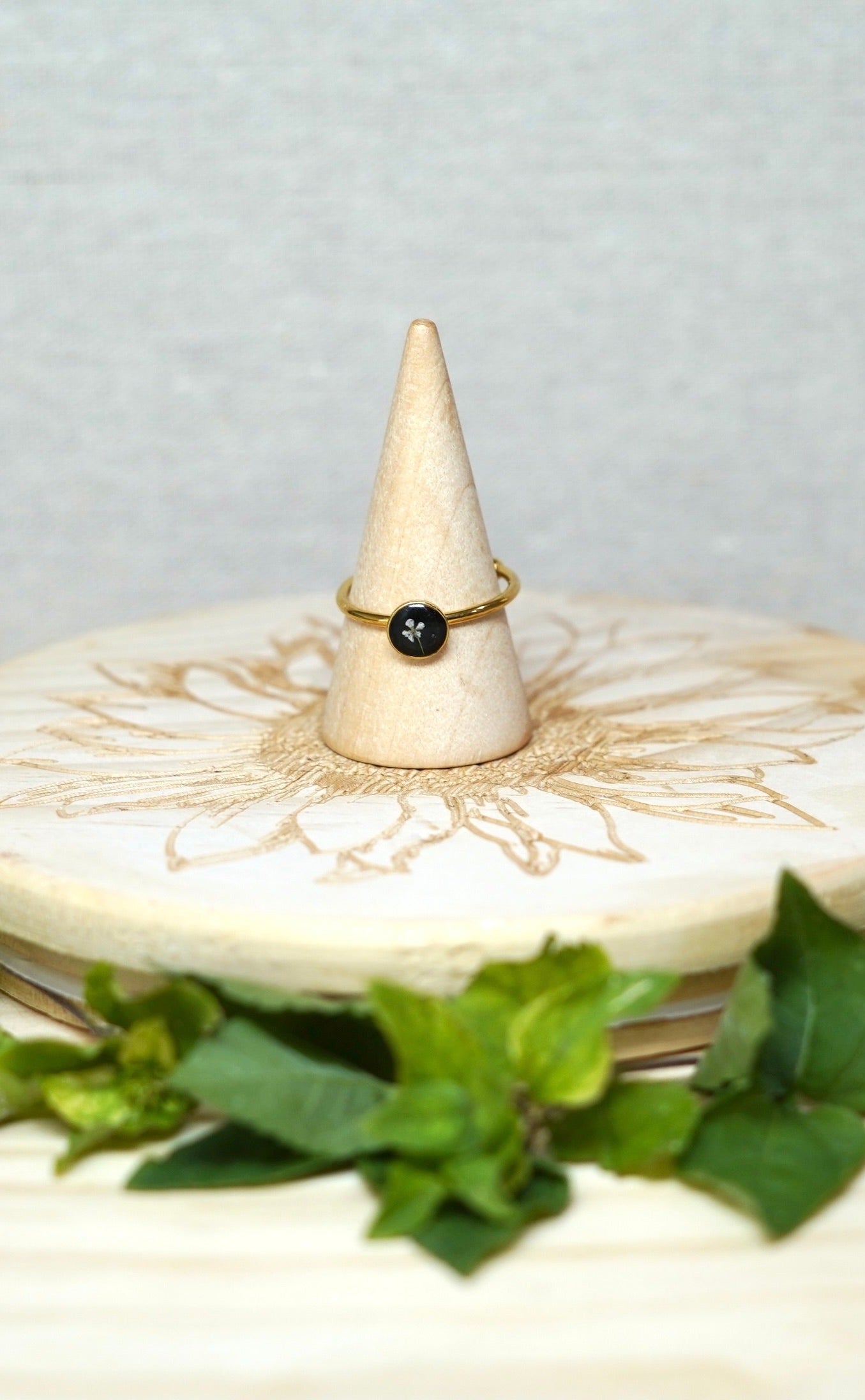 White Queen Anna Lace Pressed Flower Dainty Ring - 3 Designs