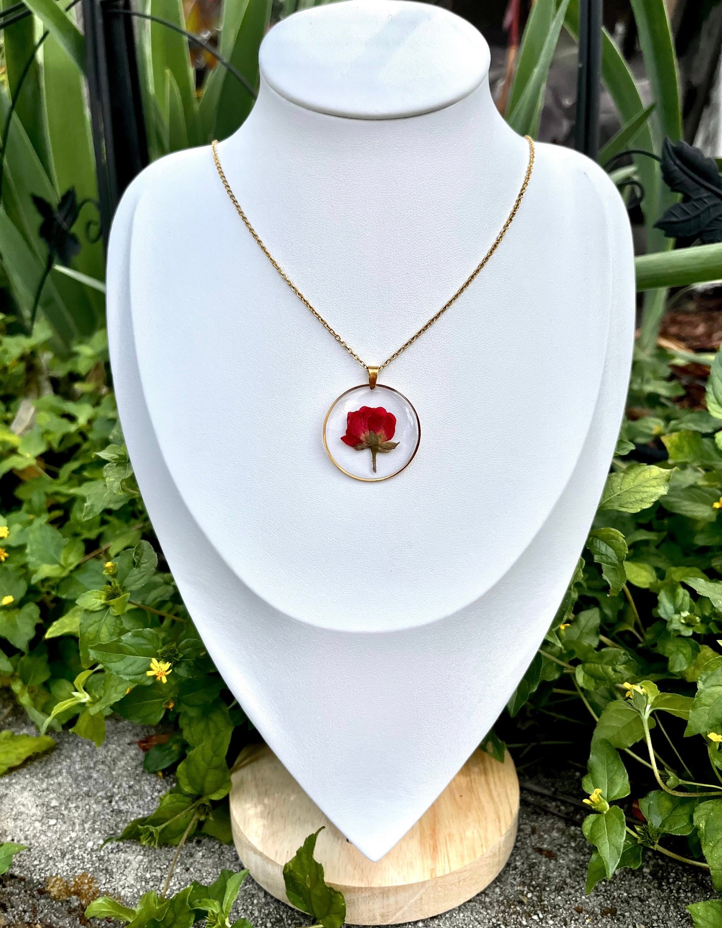 Romantic Red Rose Flower Circle Necklace