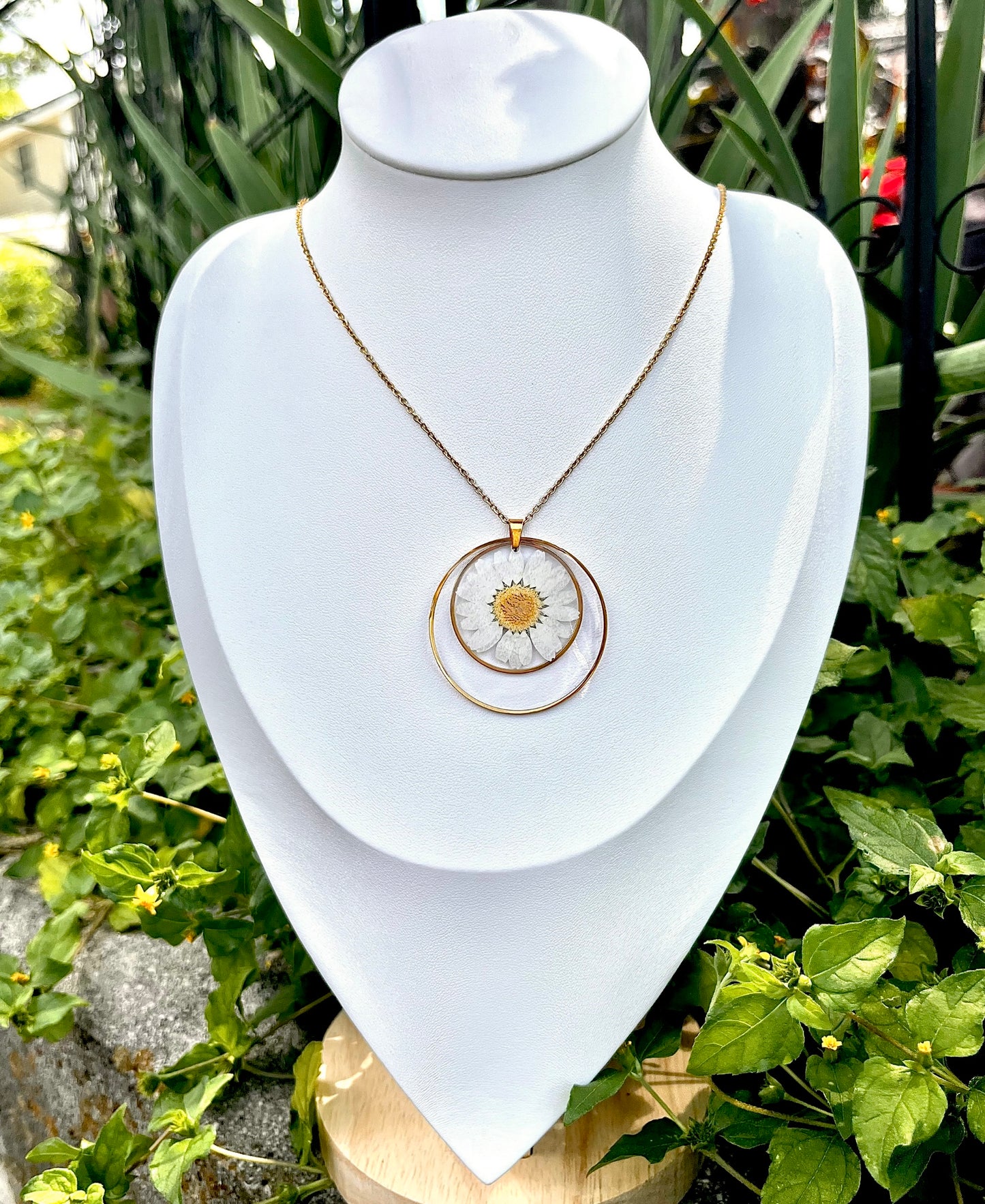 White Daisy Flower Double Circle Necklace