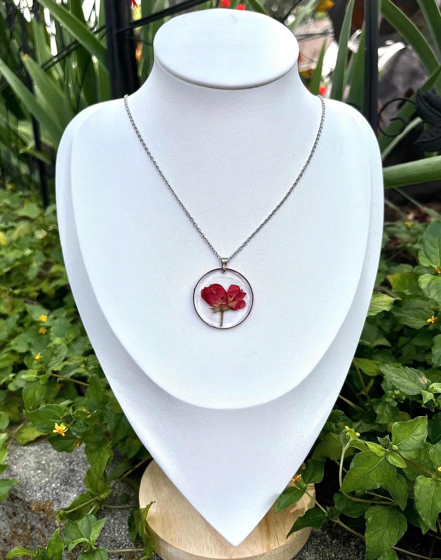 Romantic Red Rose Flower Circle Necklace