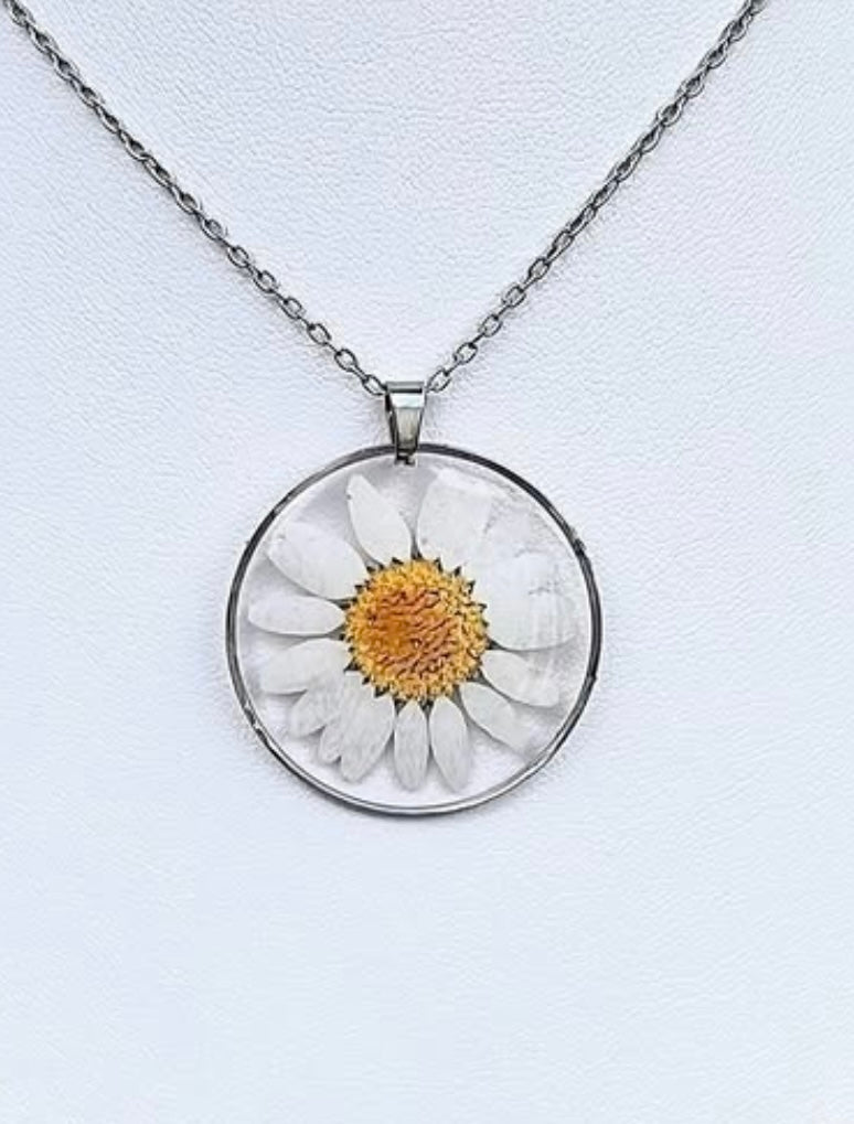 Daisy Necklaces