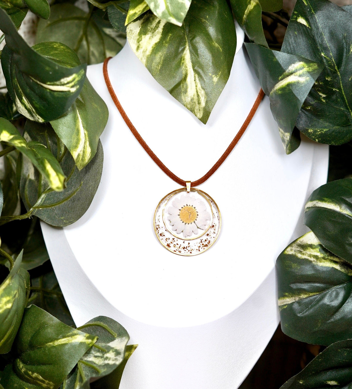 White Daisy Flower Gold Shimmer Double Circle Leather Necklace