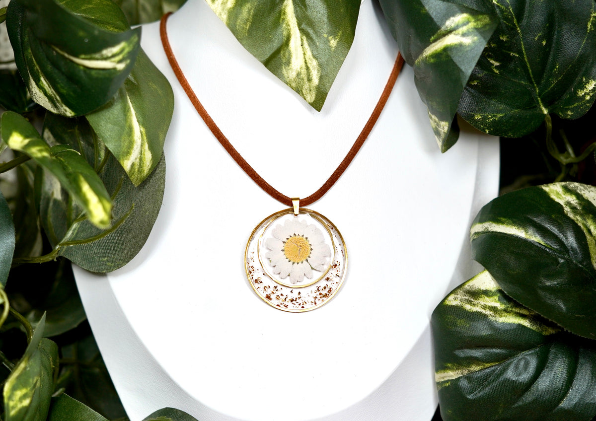 White Daisy Flower Gold Shimmer Double Circle Leather Necklace