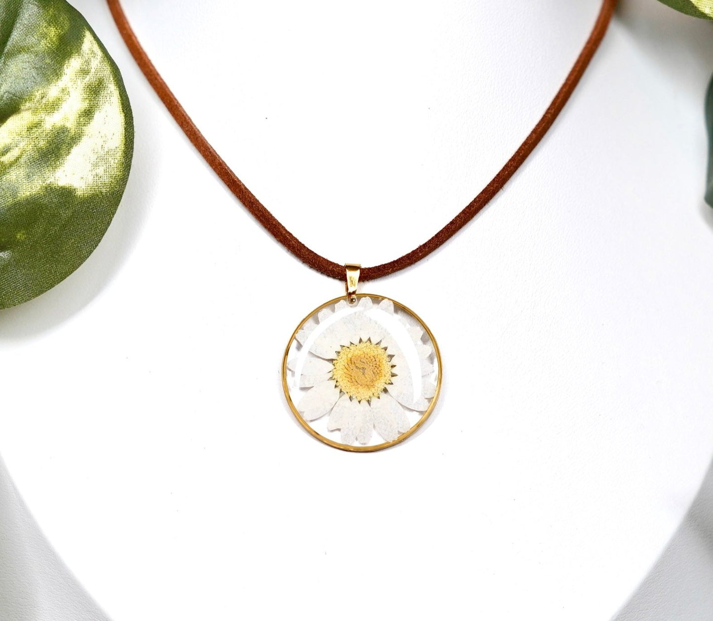 Large White Daisy Flower Circle Leather Necklace