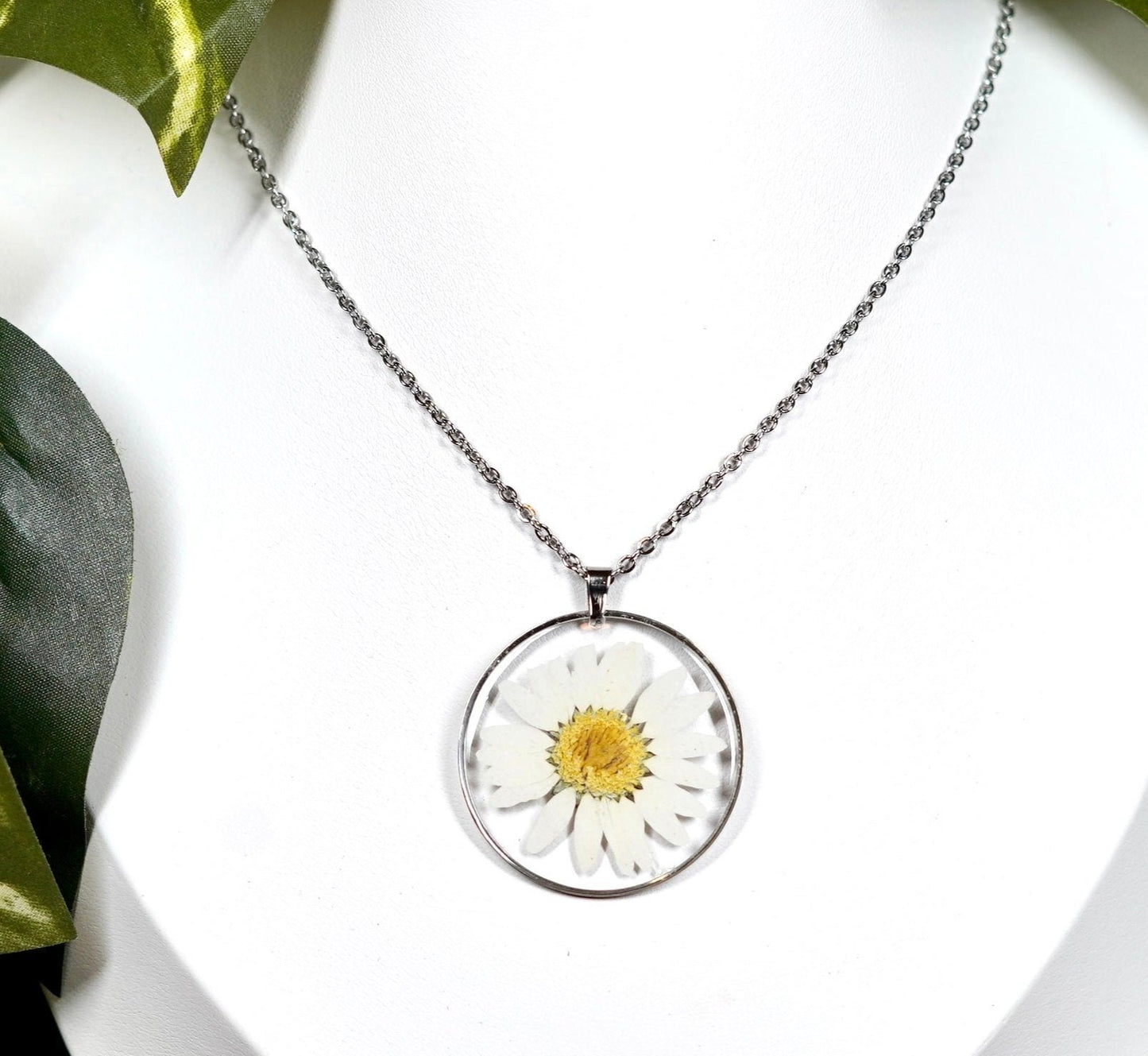 Pressed White Daisy Flower Circle Necklace