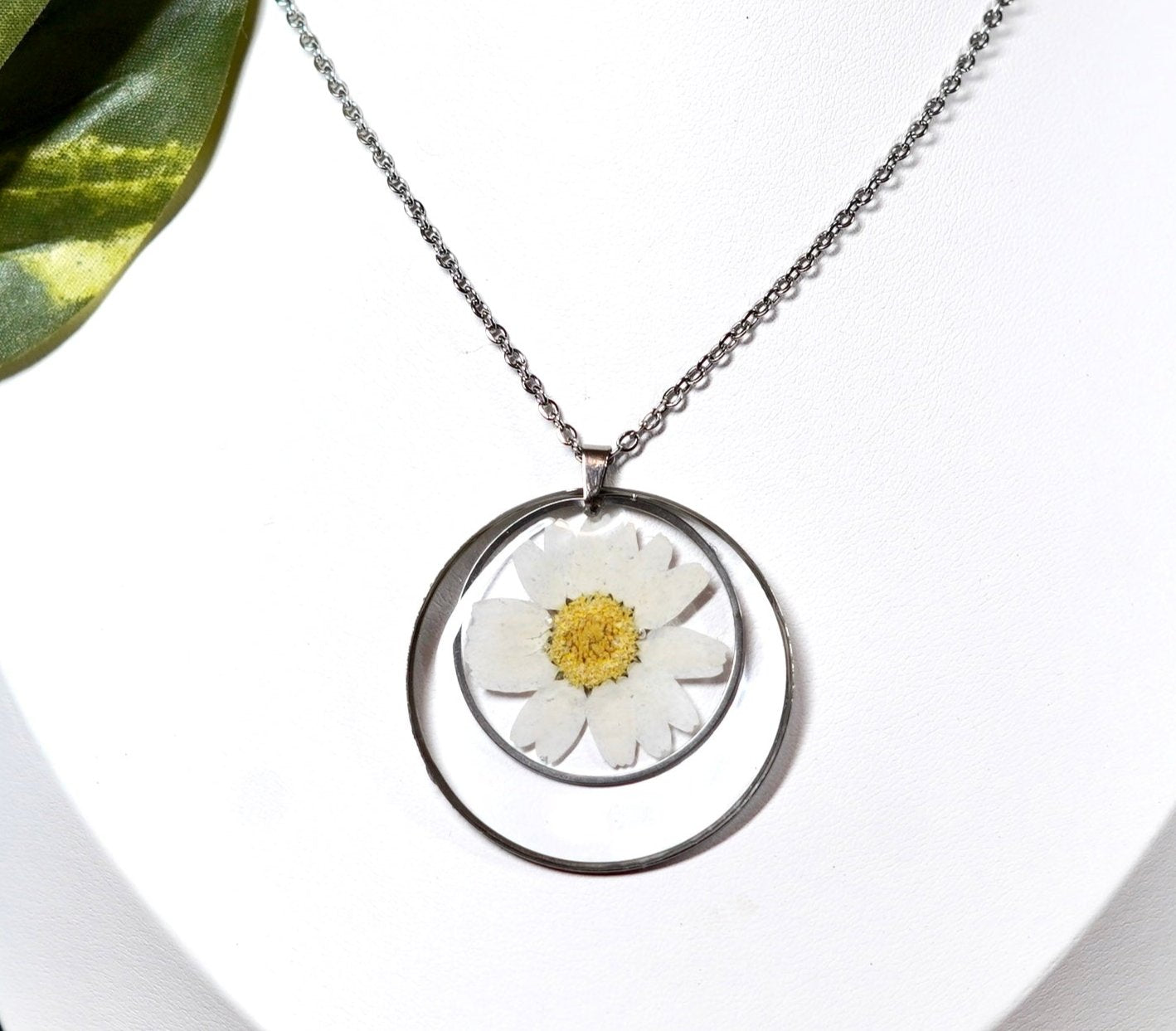 White Daisy Flower Double Circle Necklace