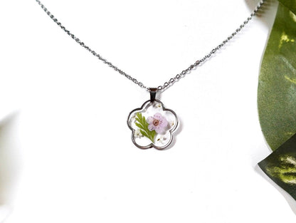 Pastel Purple Botanical Queen Lace Bloom Flower Necklace