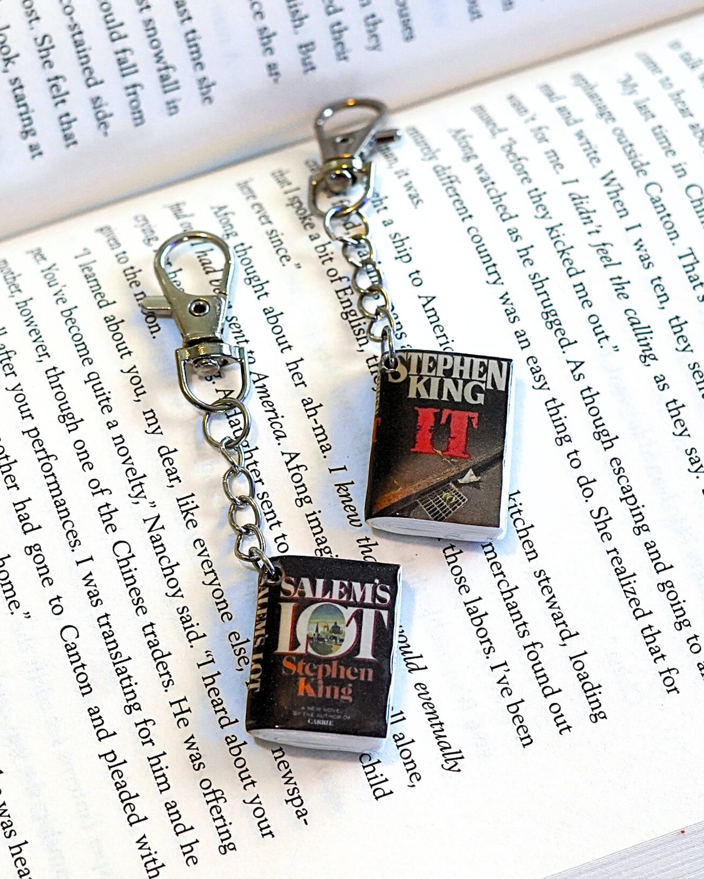Thriller, Mystery & Contemporary Drama Book Keychains
