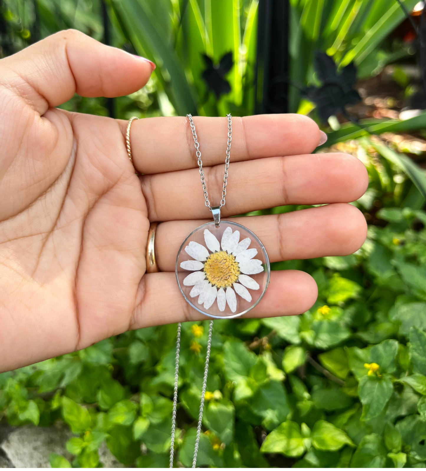 Pressed White Daisy Flower Circle Necklace