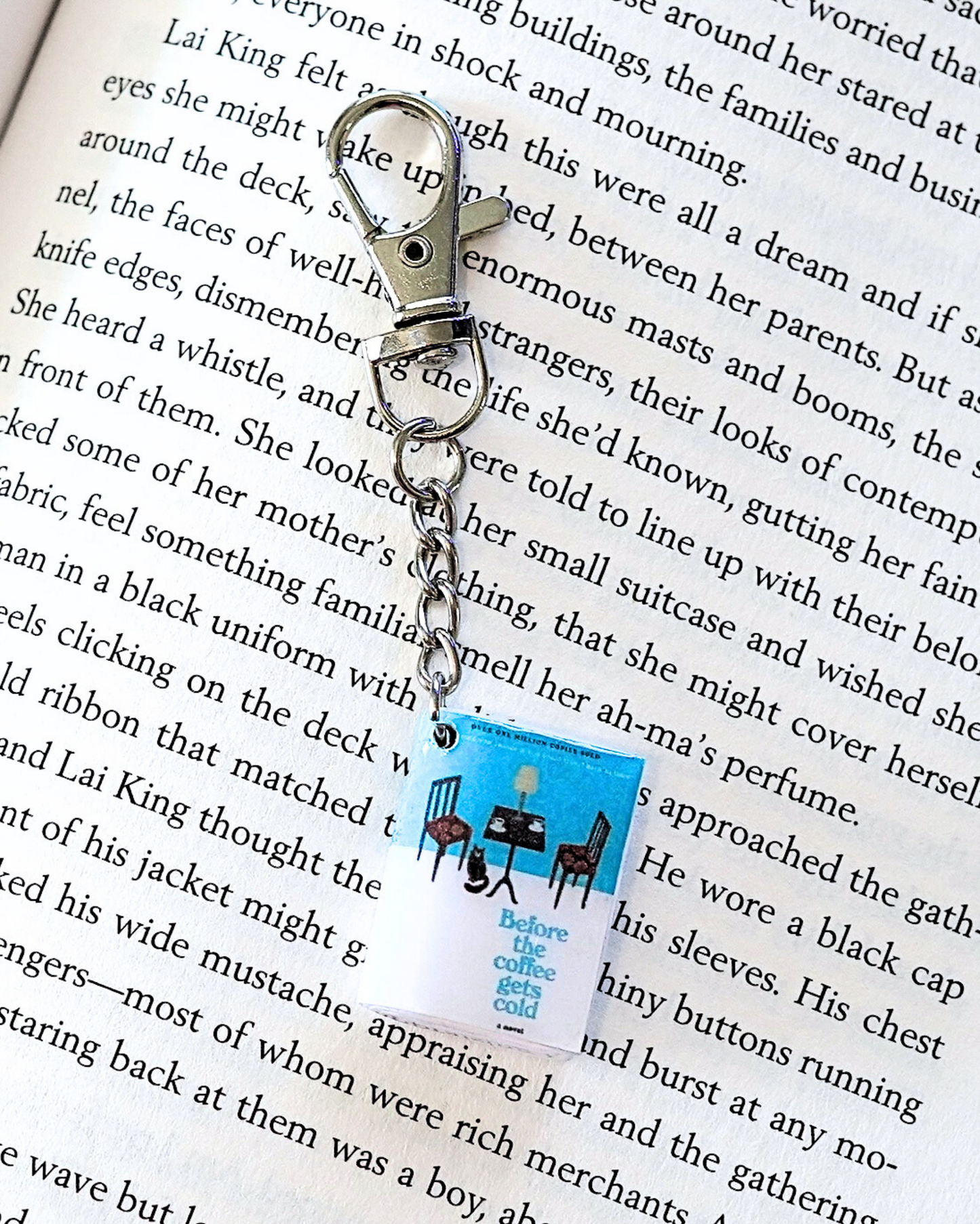 Thriller, Mystery & Contemporary Drama Book Keychains