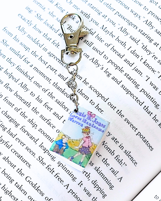 Junie B. Jones Loves Handsome Warren miniature book keychain