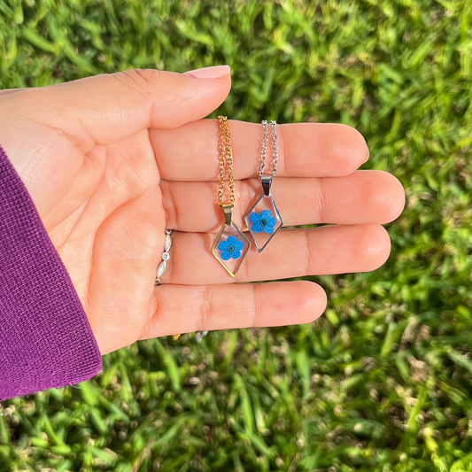 Dainty Single Blue Flower Diamond Necklace