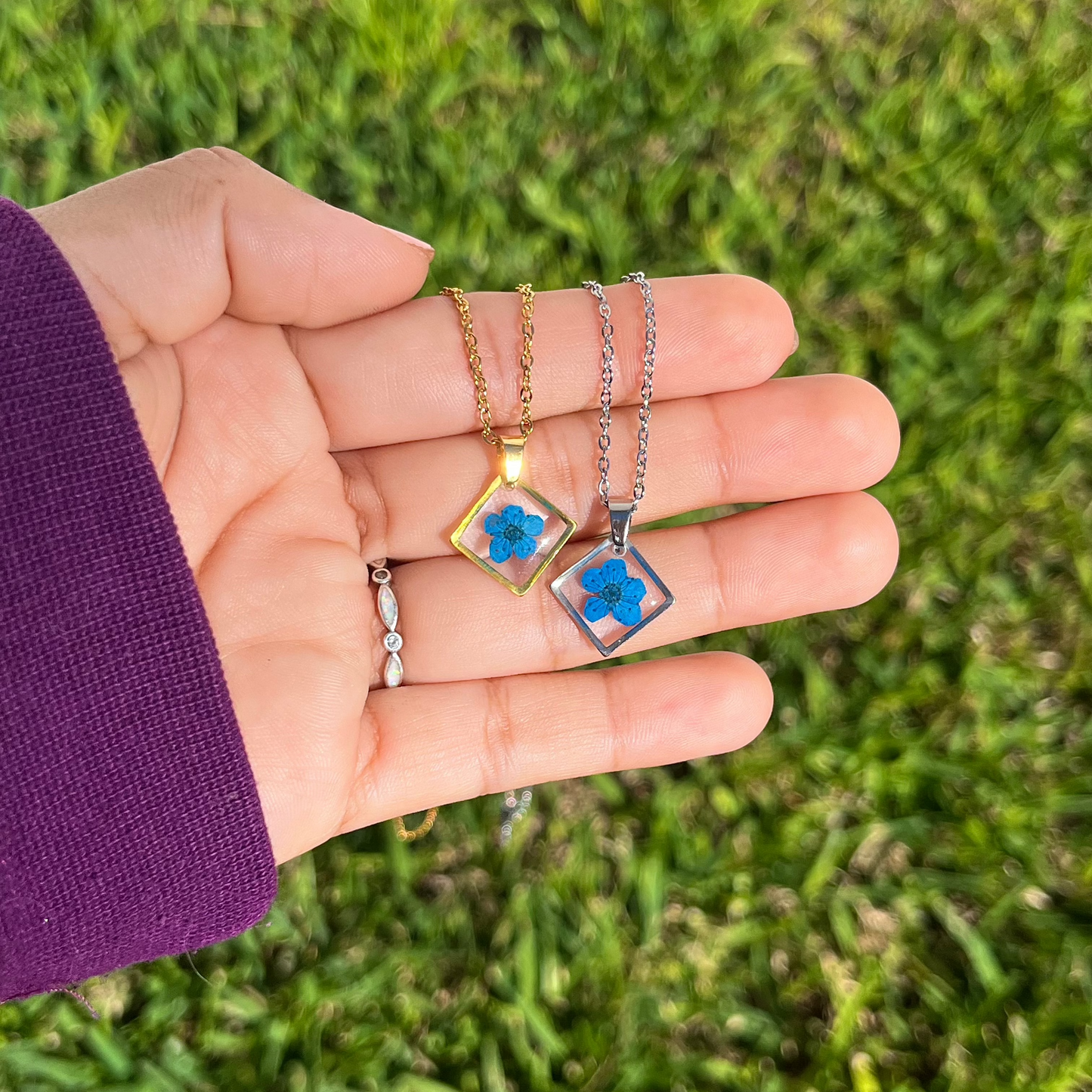 Dainty Single Blue Flower Square Necklace