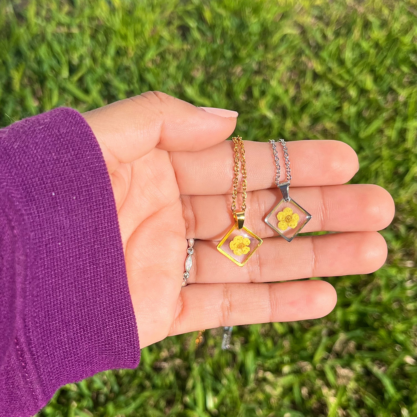 Dainty Single Yellow Flower Square Necklace