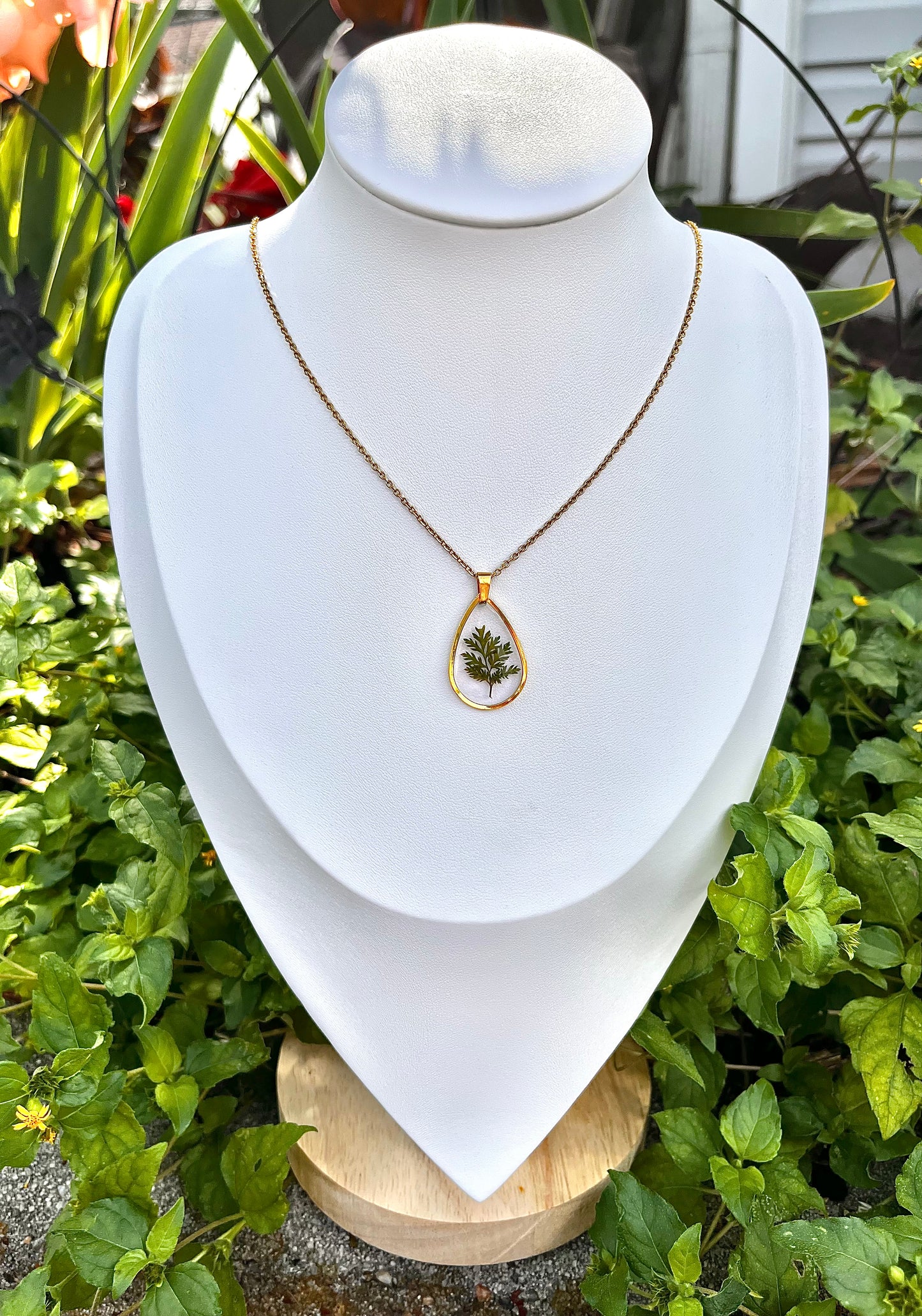 Botanical Leaf Teardrop Gold Necklace