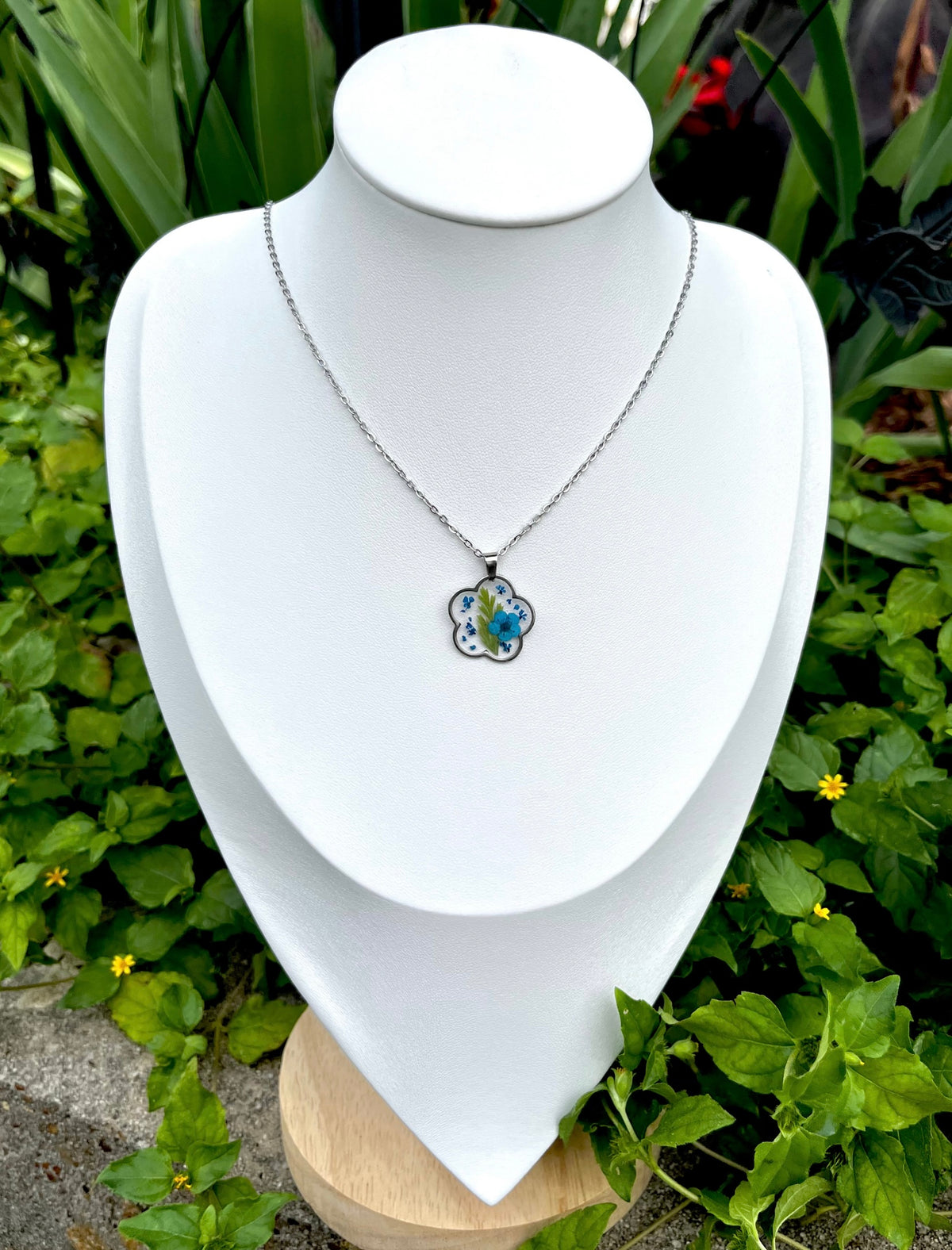 Blue Botanical Bloom Flower Necklace