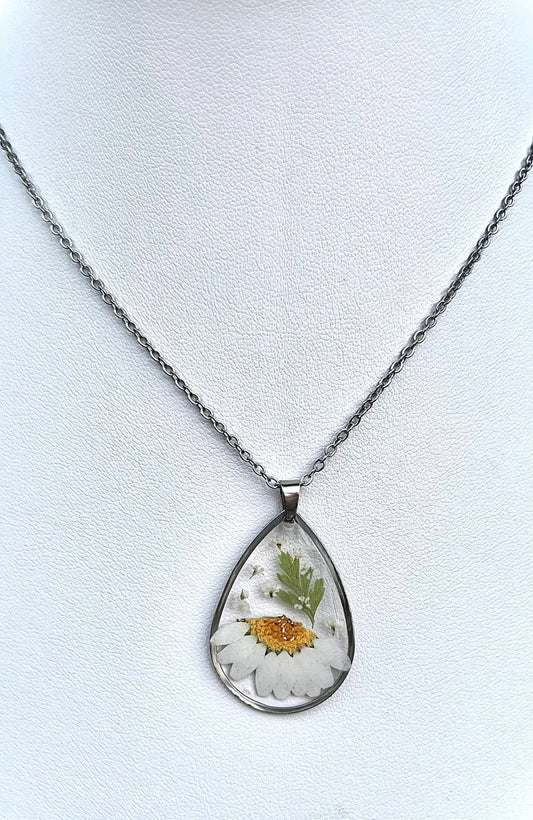 Real White Daisy Flower Teardrop Necklace