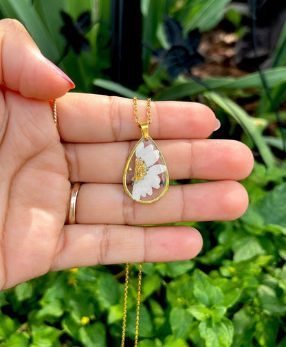 White Daisy Teardrop Necklace