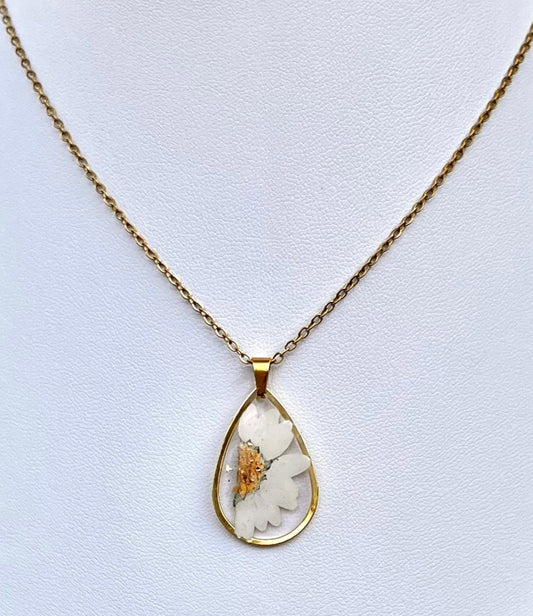 White Daisy Teardrop Gold Necklace